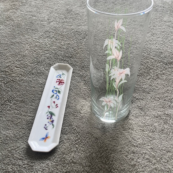 Pasabache Flower Vase & Avon Gallery Original Jewelry Tray - Picture 3 of 4